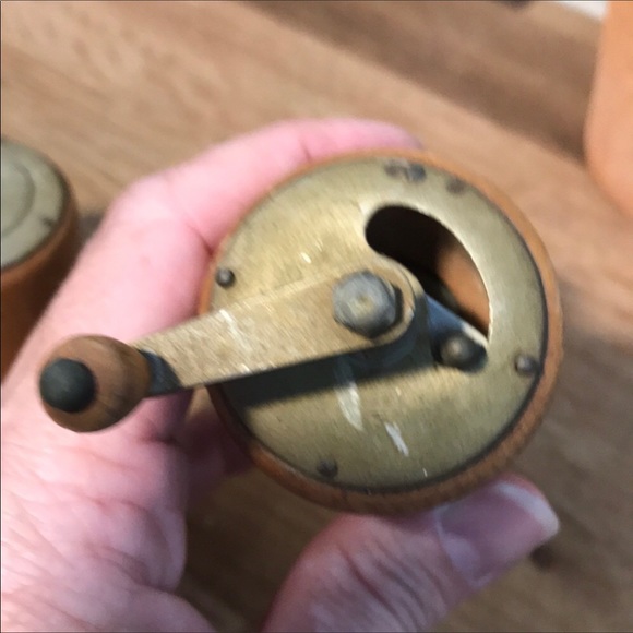 Vintage Wooden Salt & Pepper Shaker - Picture 7 of 7